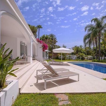 Villa El Pilar エステポナ エクステリア 写真