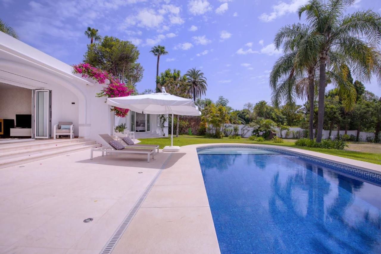 Villa El Pilar エステポナ エクステリア 写真