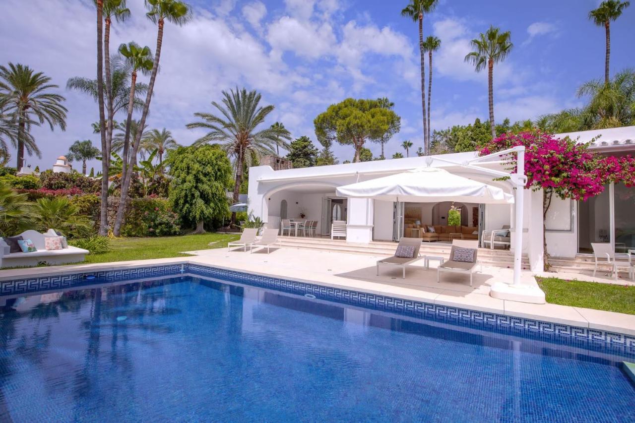 Villa El Pilar エステポナ エクステリア 写真