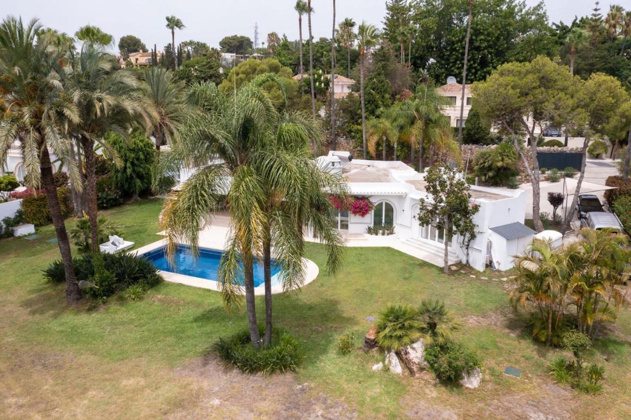 Villa El Pilar エステポナ エクステリア 写真